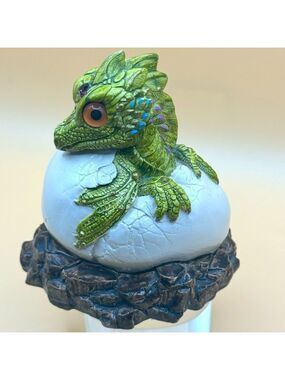 1984 Hatching Baby Dragon Egg Fantasy Windstone Editions, Retired 3.25” x 3”.